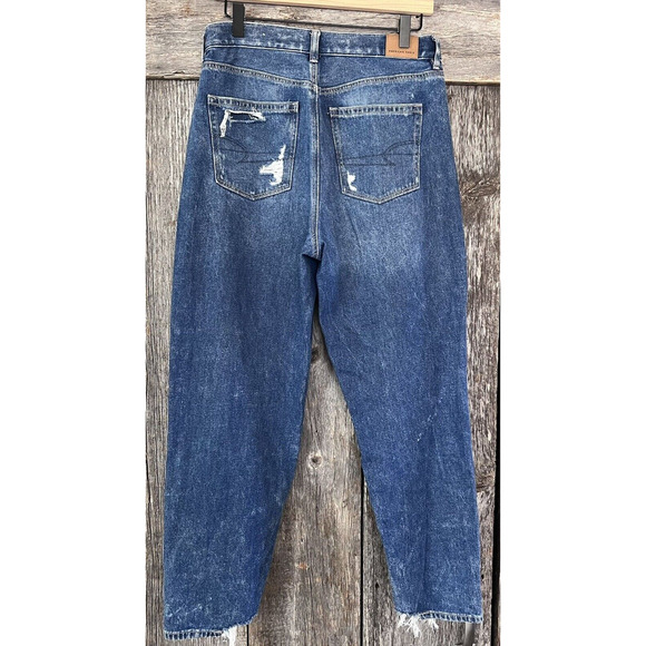 American Eagle Women's Relaxed Mom Jeans Size 6 Chewed Hem Distressed - Picture 3 of 7